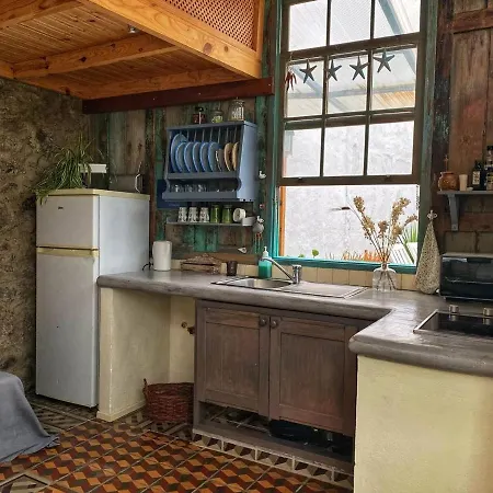 La Casita Azul * Caleta de Interián